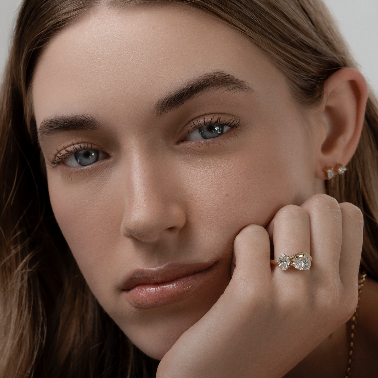 The Vivienne Ring - Oval and Pear Curved Toi et Moi