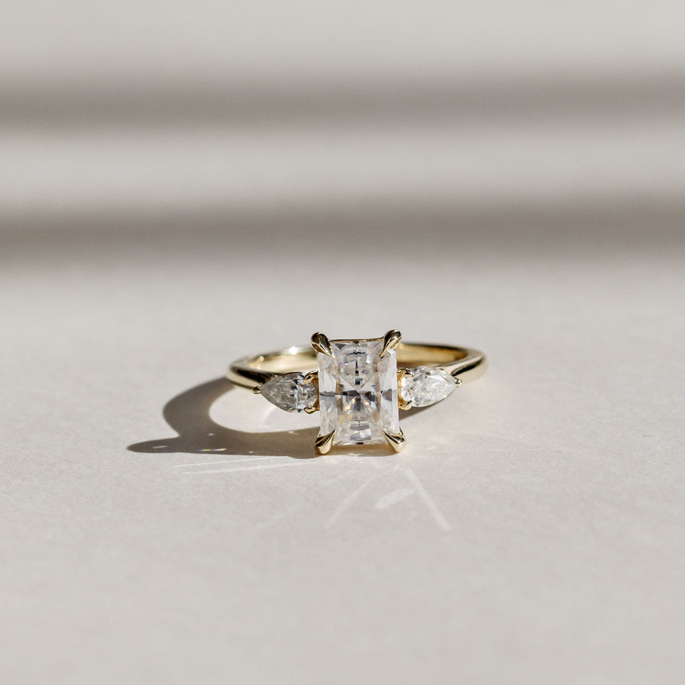Crushed Ice Versus Brilliant Moissanite