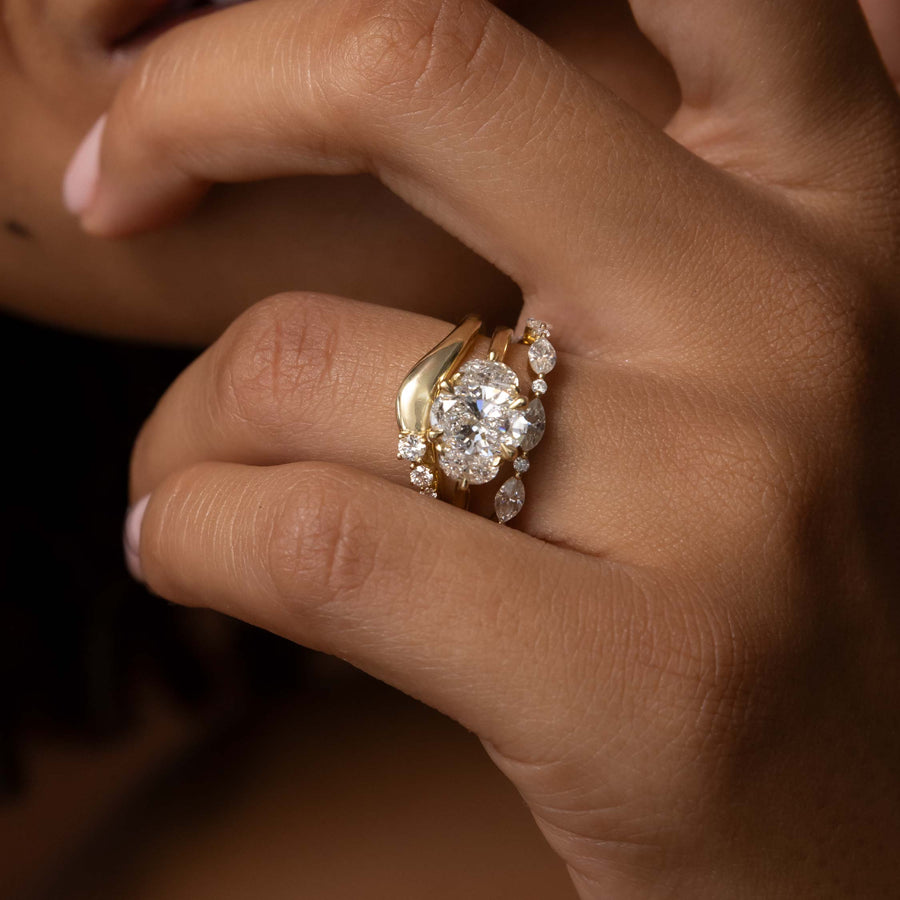 The Eve Ring - Curved Round Brilliant Wedding Ring
