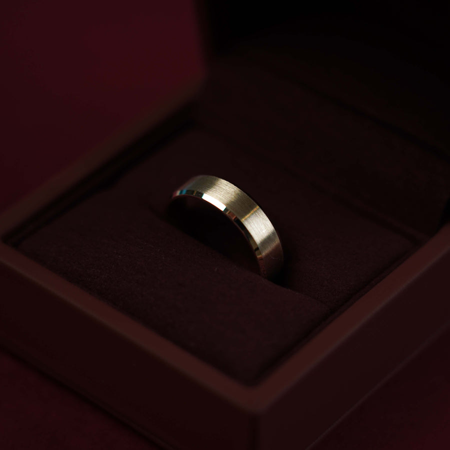 The Calihan Ring - 9K Yellow Gold