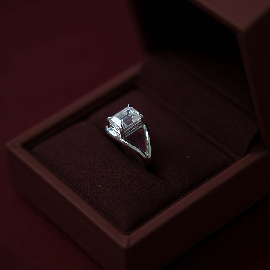 The Elise Ring - 2.8ct Moissanite Split Shank Emerald Solitaire