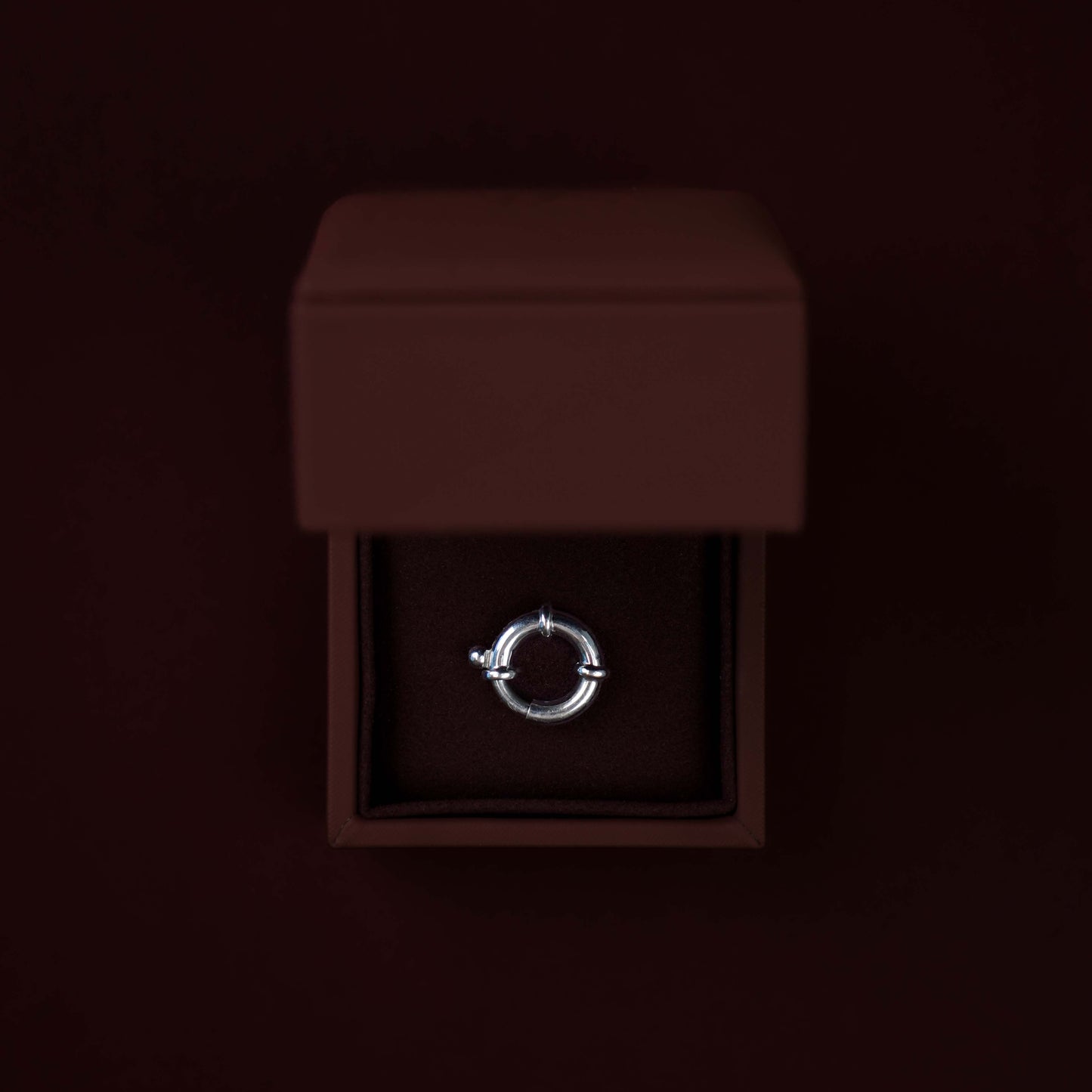 9k White Gold Euro Bolt Ring