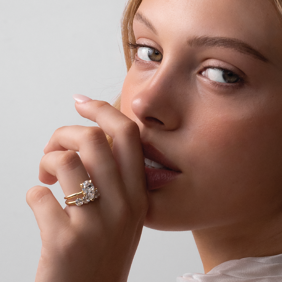 The Luise Ring® - Oval Cathedral Solitaire