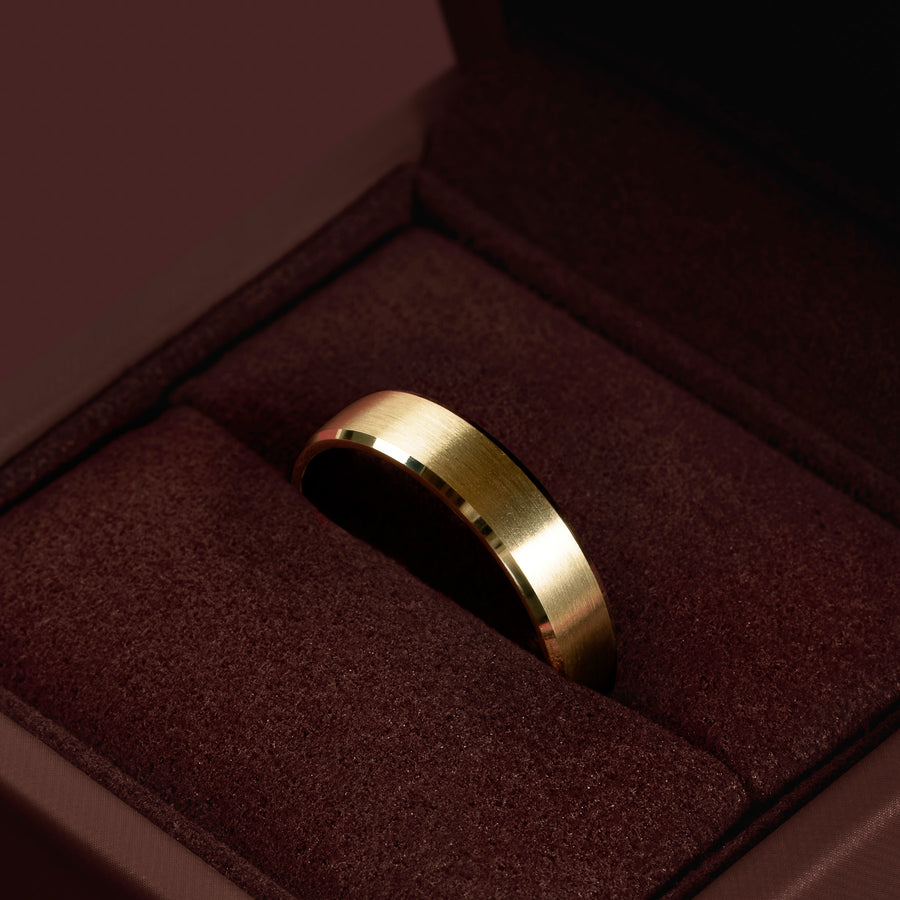 The Calihan Ring - 9K Yellow Gold