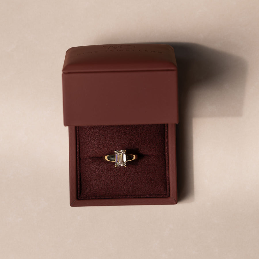 The Alba Ring - Emerald Reverse Taper Solitaire