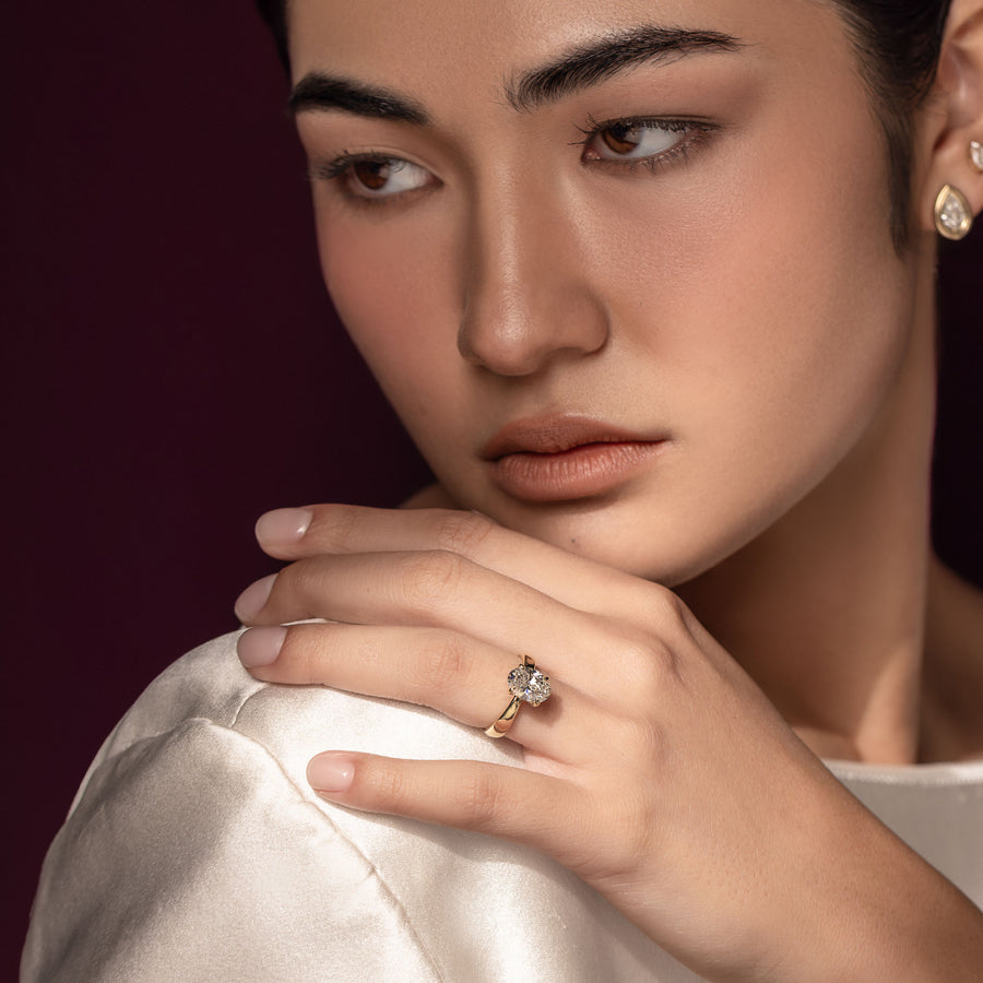 The Amalia Ring - Oval Tapered Solitaire