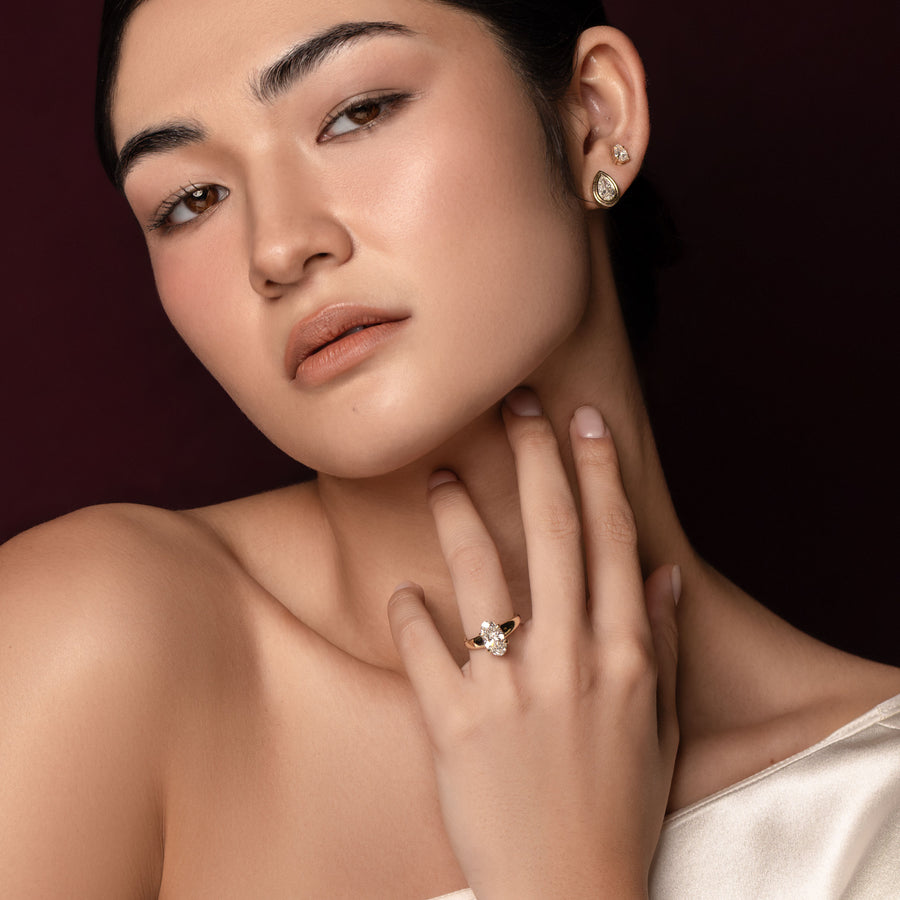 The Alba Ring - Moval Reverse Taper Solitaire