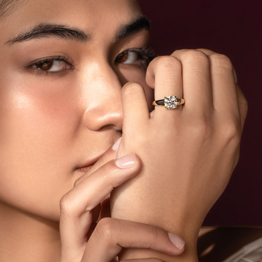 The Alba Ring - Round Reverse Taper Solitaire