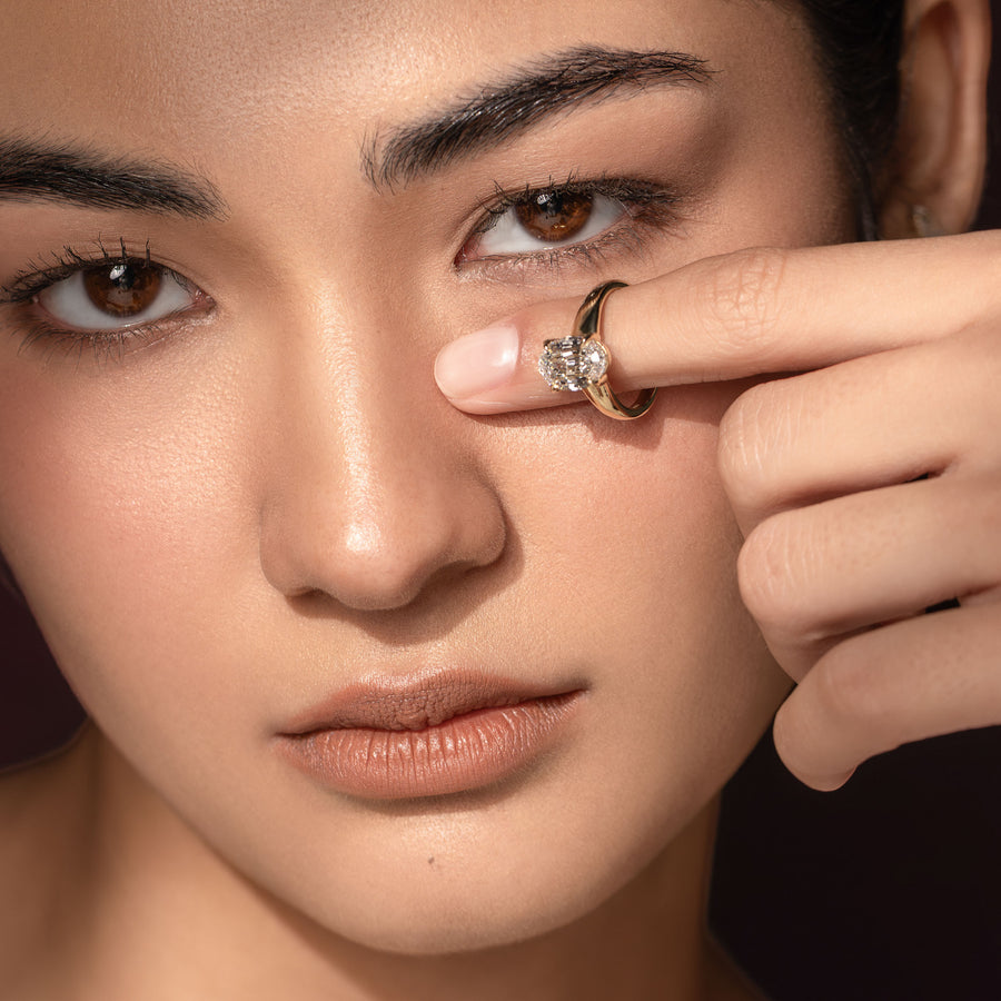 The Alba Ring - Oval Reverse Taper Solitaire