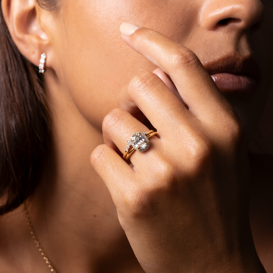 The Luise Ring® - Oval Halo
