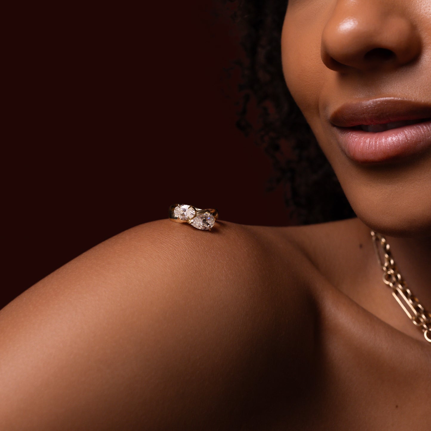 The Maëlys Ring - Oval and Pear Contoured Toi et Moi