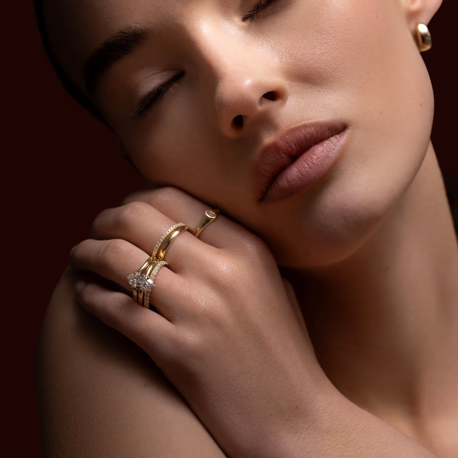 The Rue Ring - Classic Plain Chevron Wedding Ring