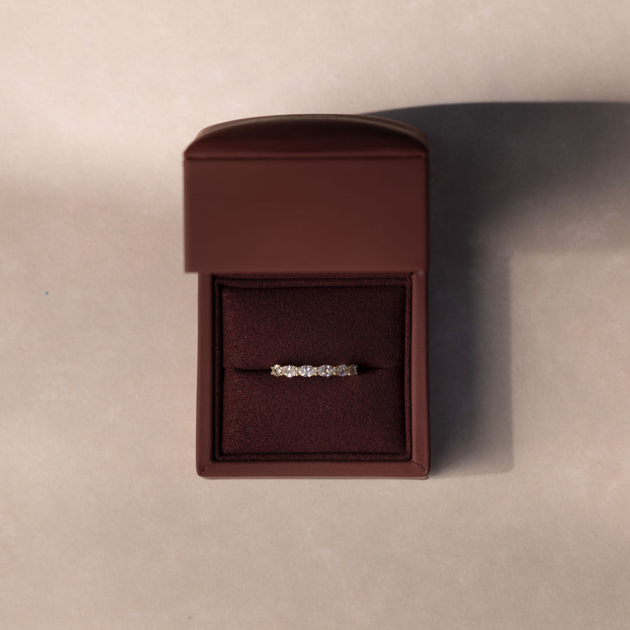The Genevieve Ring - Horizontal Oval Wedding Ring
