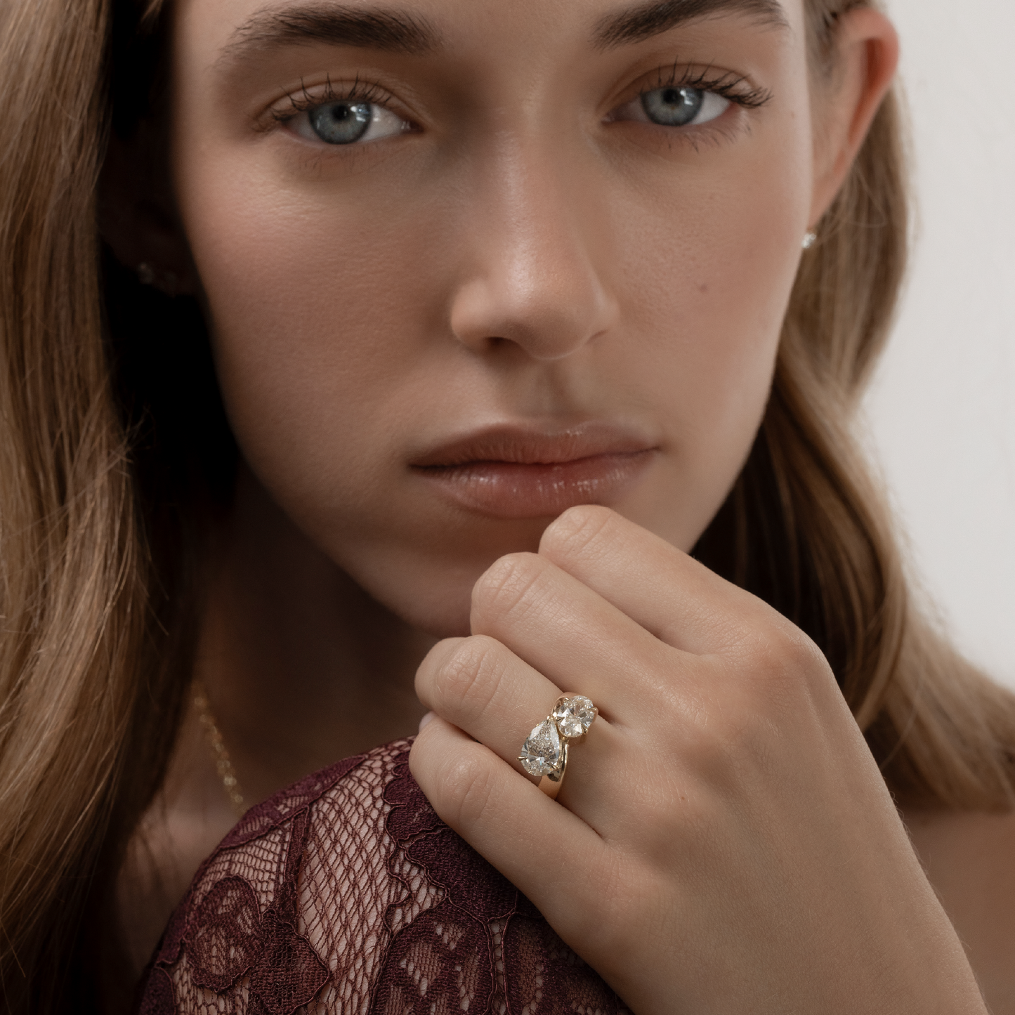 The Maëlys Ring - Oval and Pear Contoured Toi et Moi