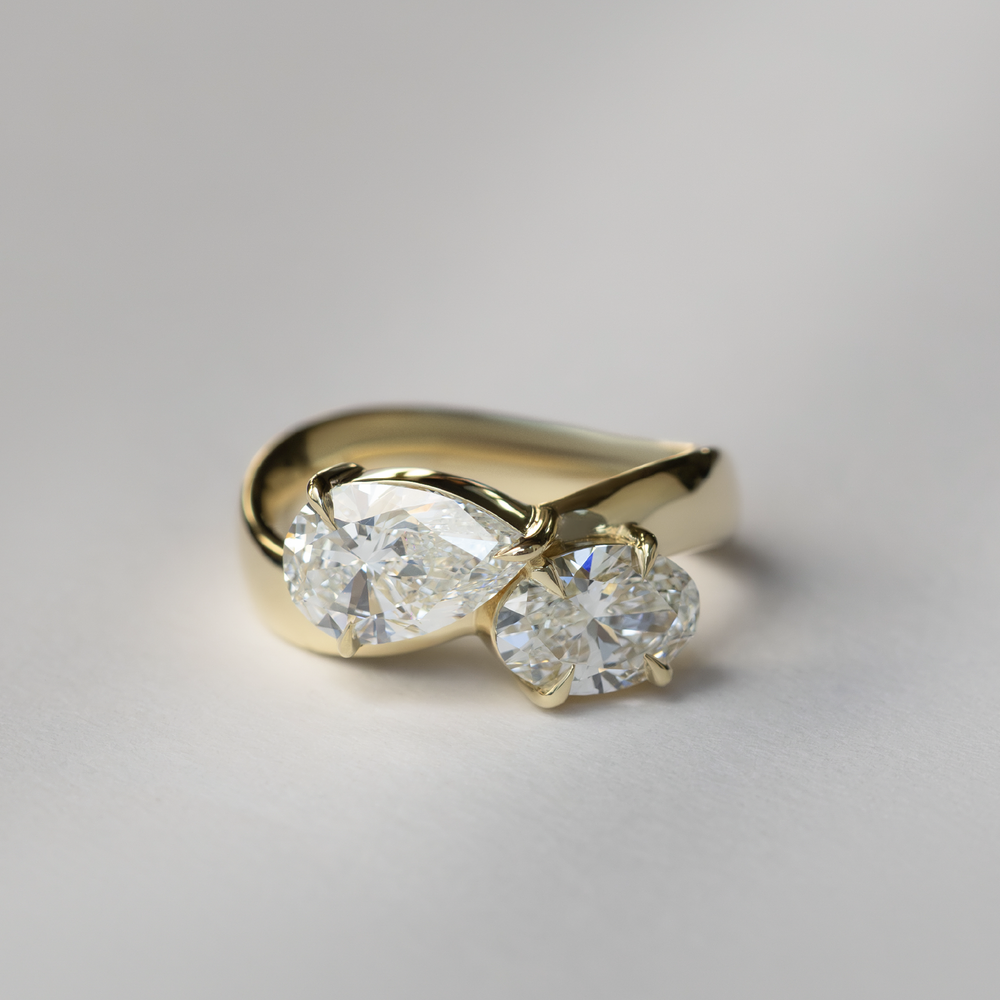 
                      
                        The Maëlys Ring - Oval and Pear Contoured Toi et Moi
                      
                    