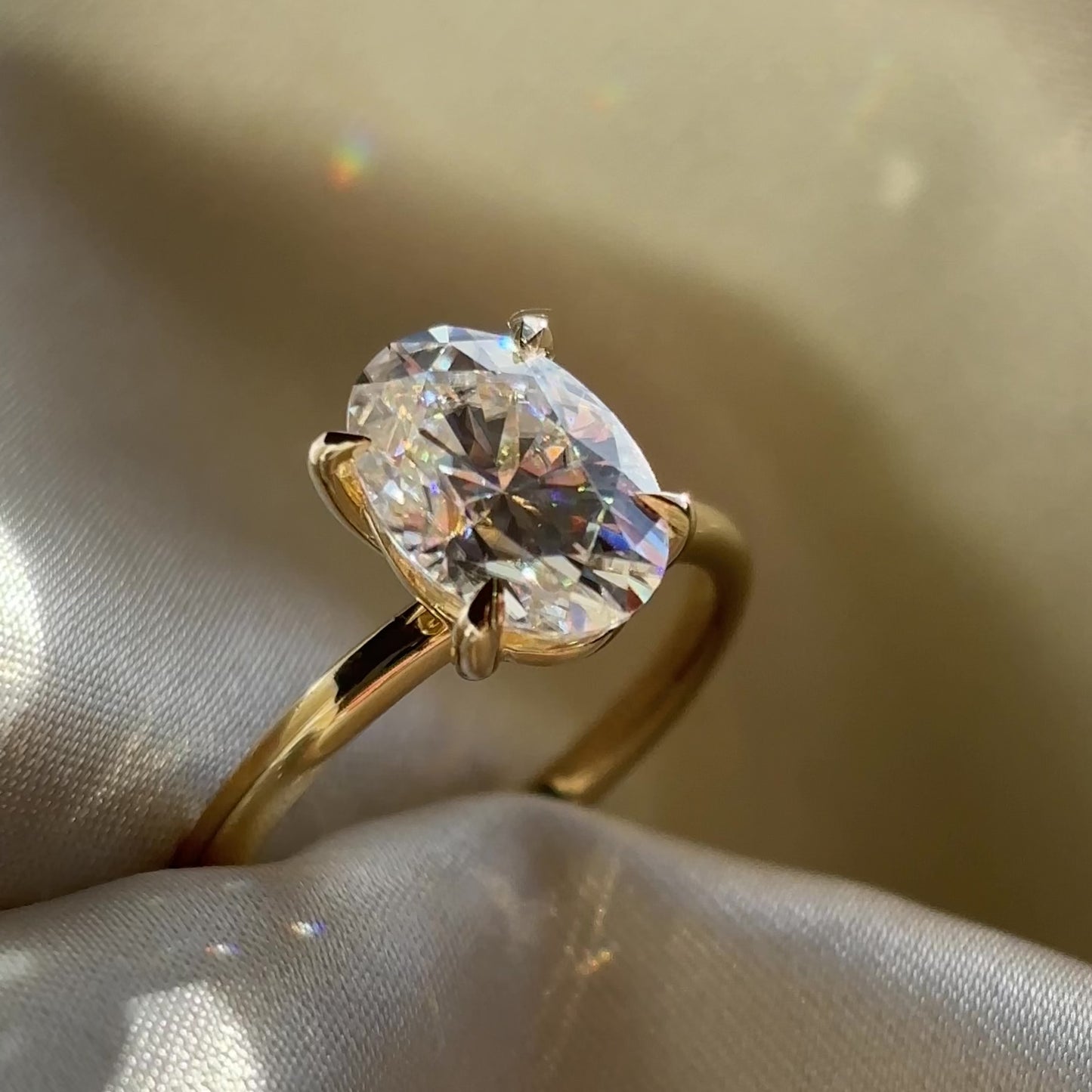 The Luise Ring - 2.5ct Moissanite Oval Solitaire