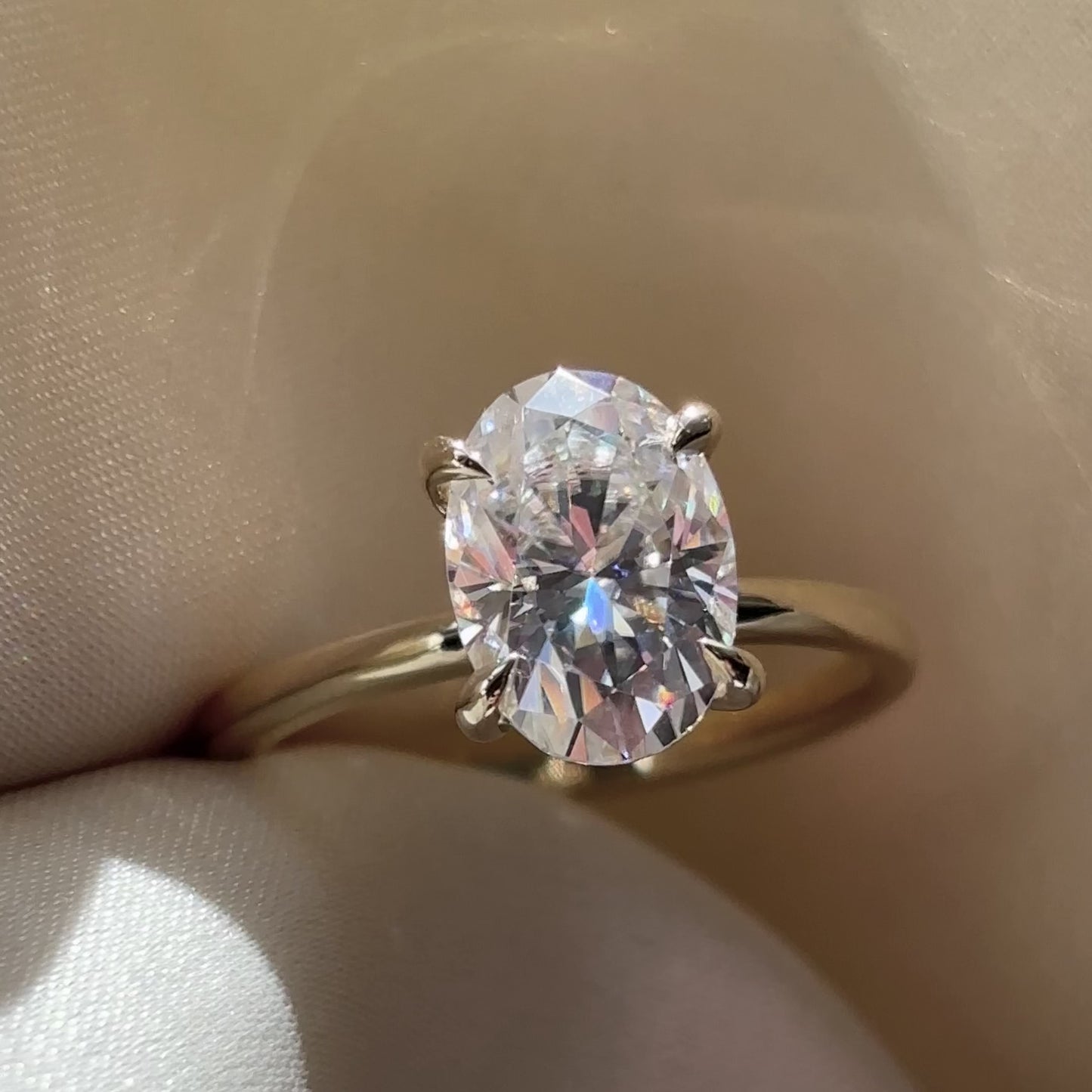 The Luise Ring® - 2.5ct Moissanite Oval Solitaire