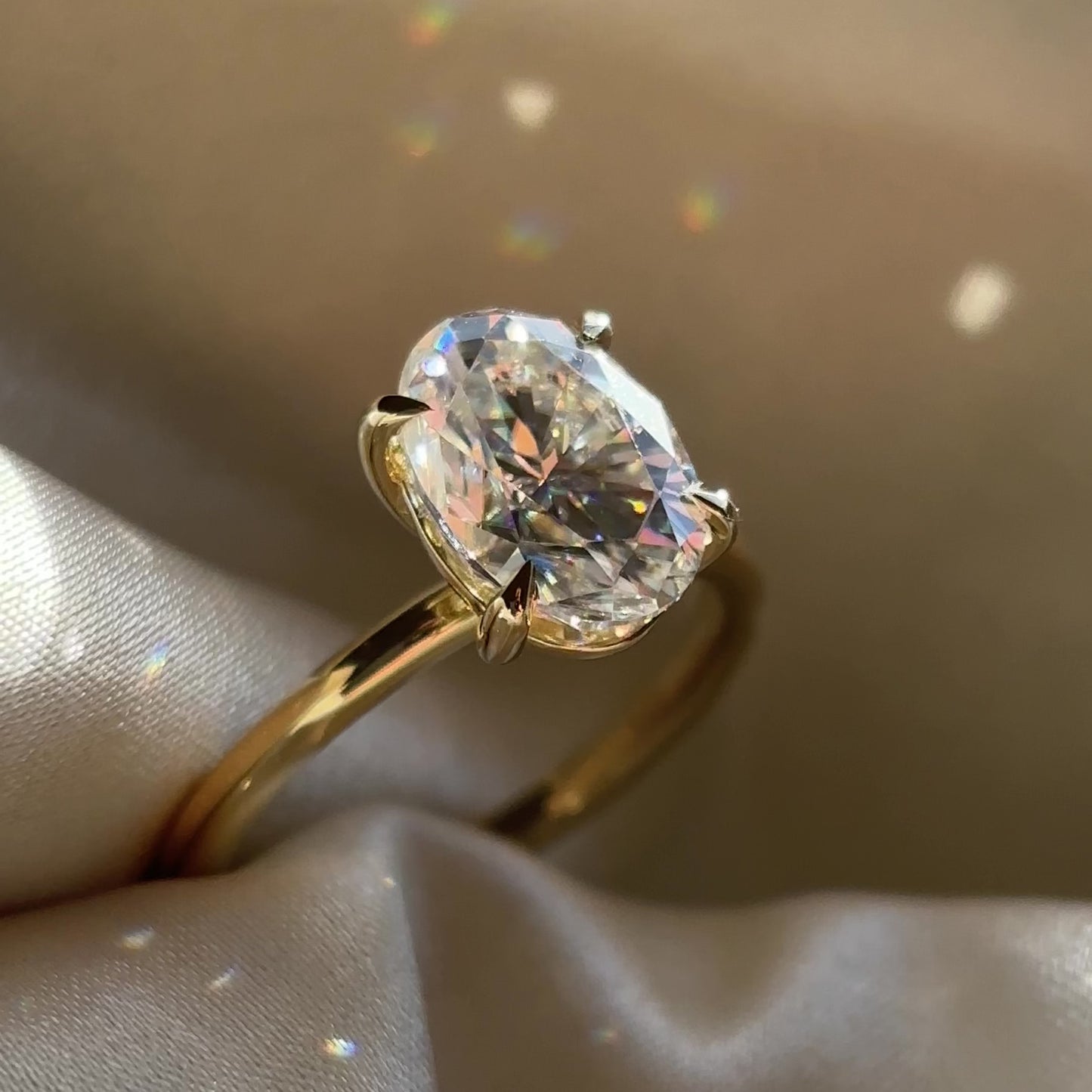 The Luise Ring - 2.5ct Moissanite Oval Solitaire