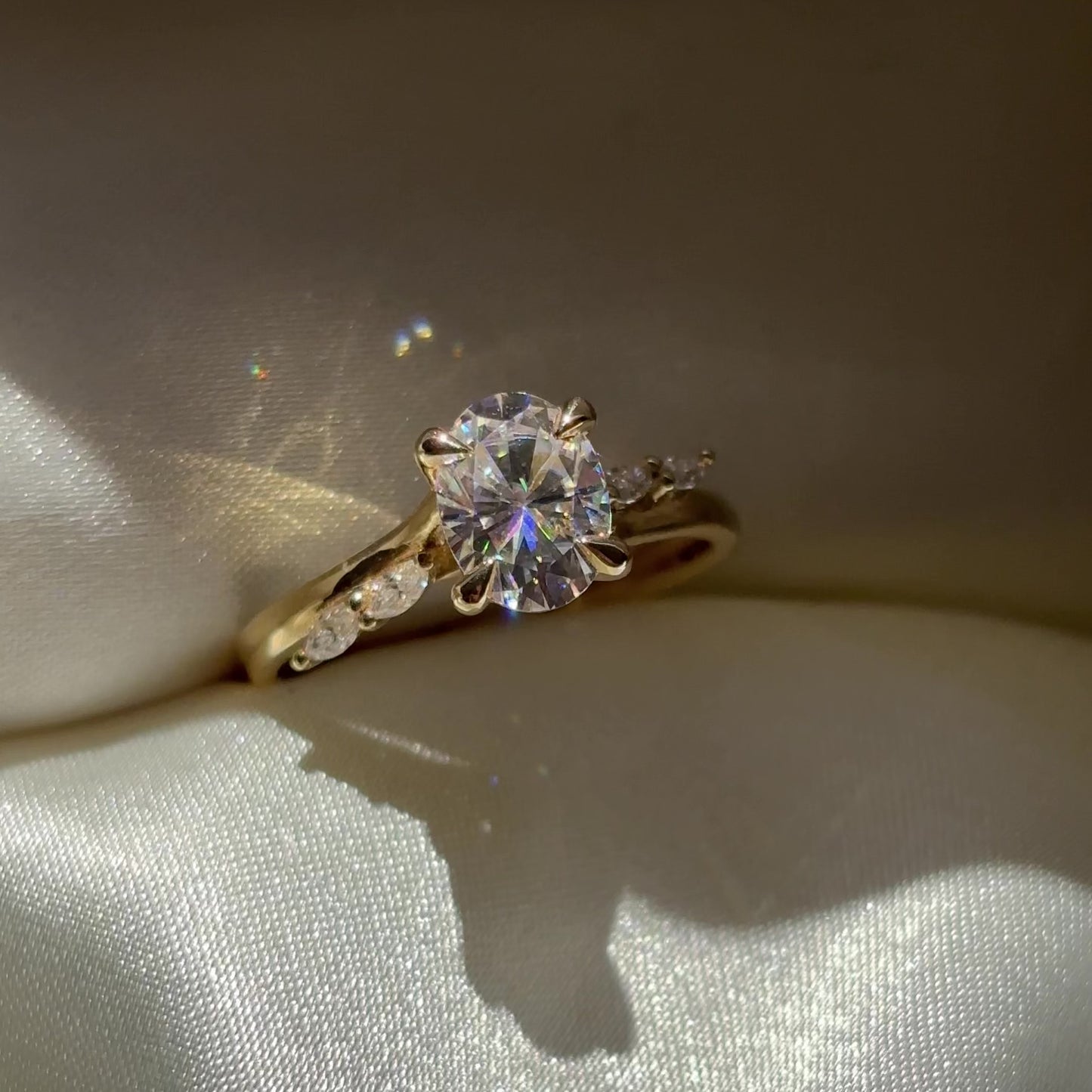 The Amira Ring™ - 1.5ct Moissanite Oval with Marquise Accents