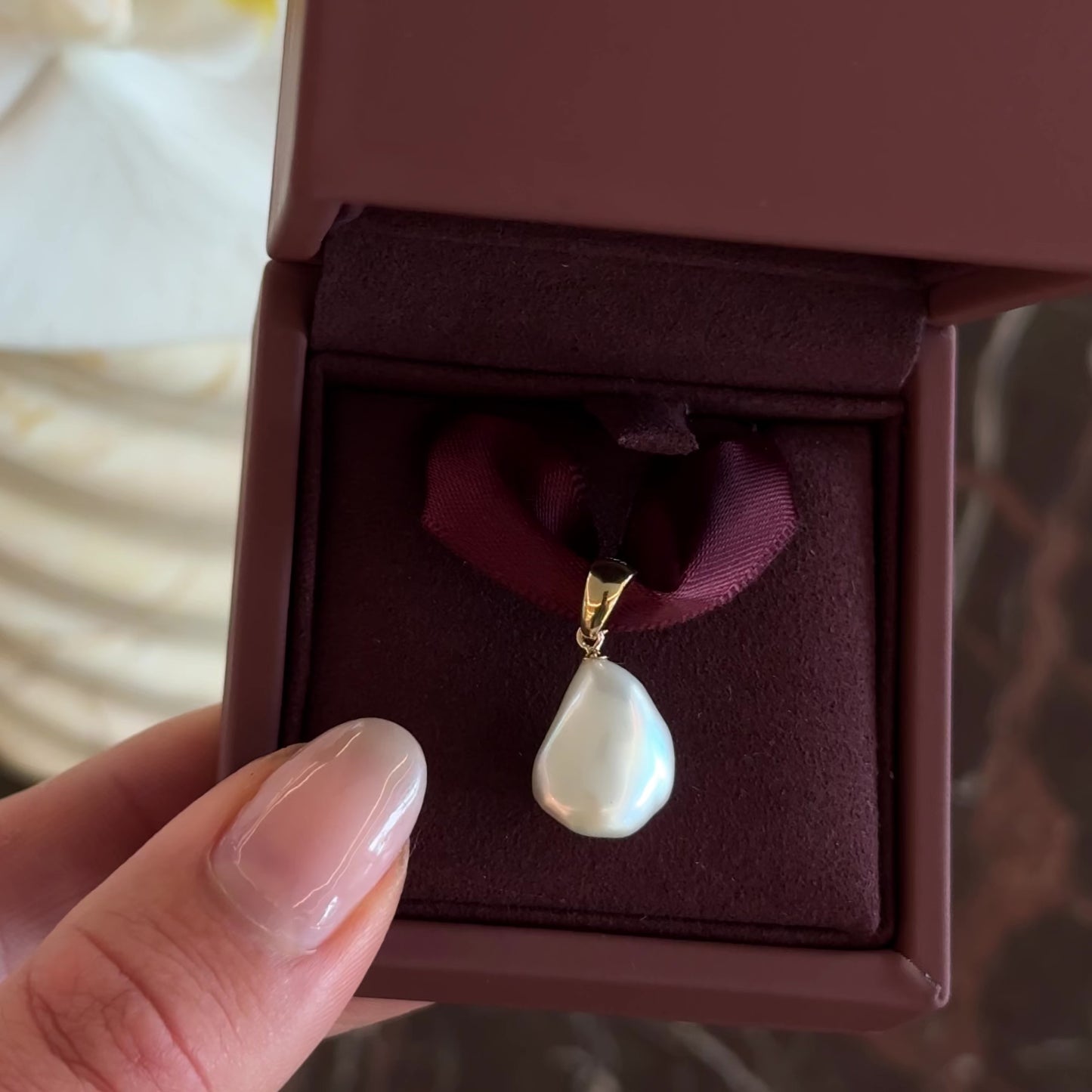 The Allora Keshi Pearl Pendant - 9K Yellow Gold