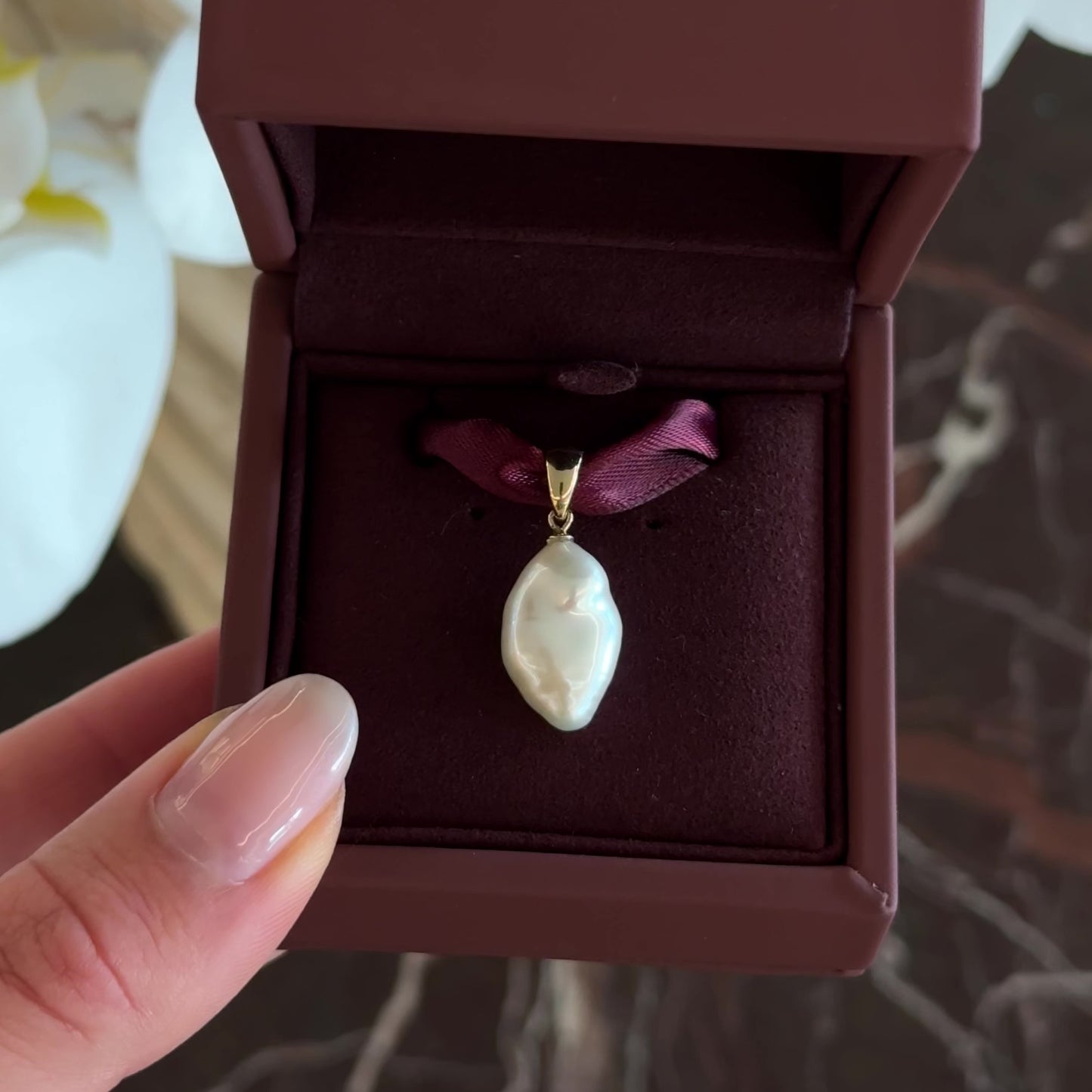 The Allora Keshi Pearl Pendant - 9K Yellow Gold