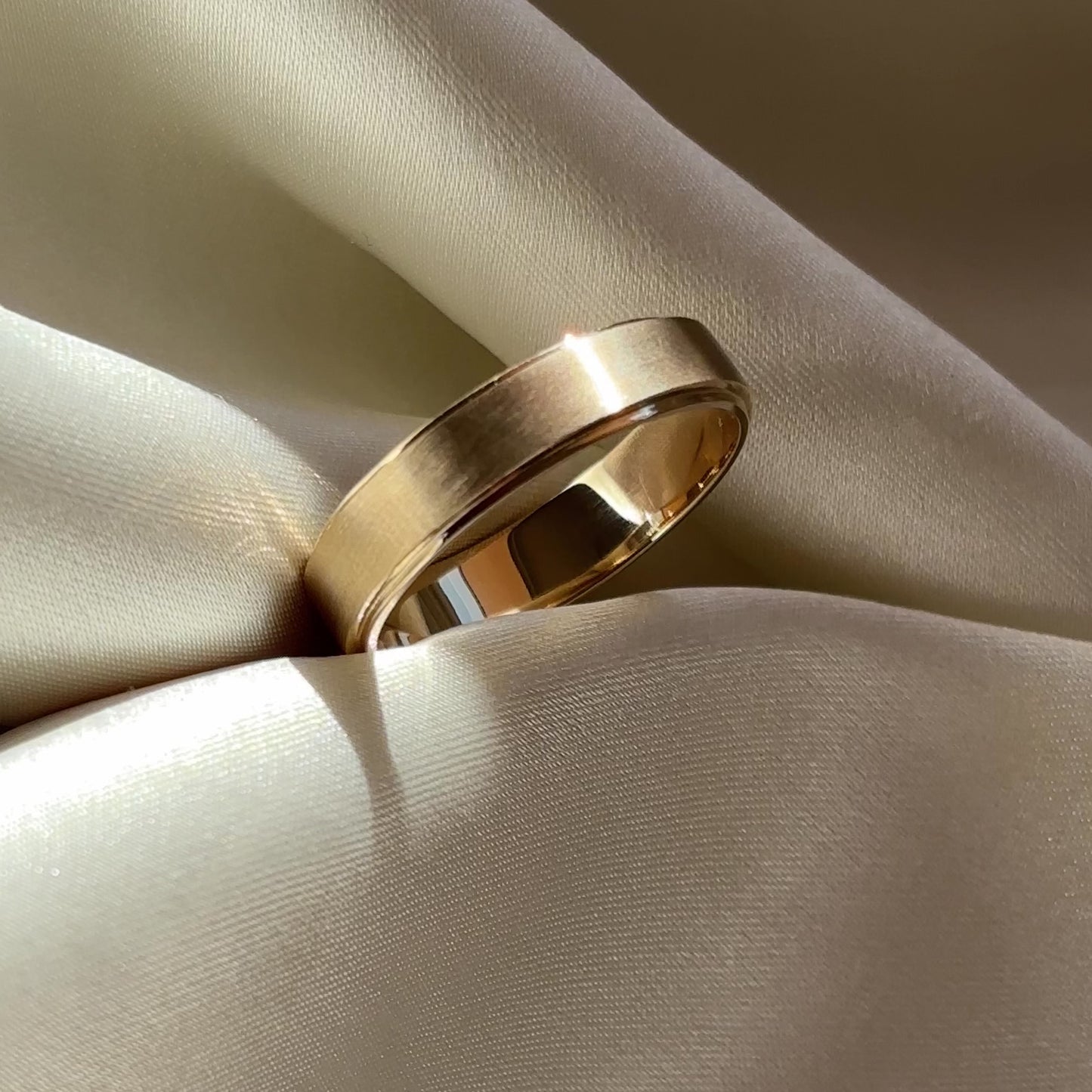 The Leon Ring - 9K Yellow Gold