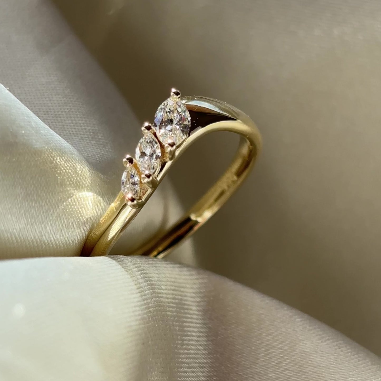 The Eve Ring - Lab Diamond Curved Marquise Wedding Ring