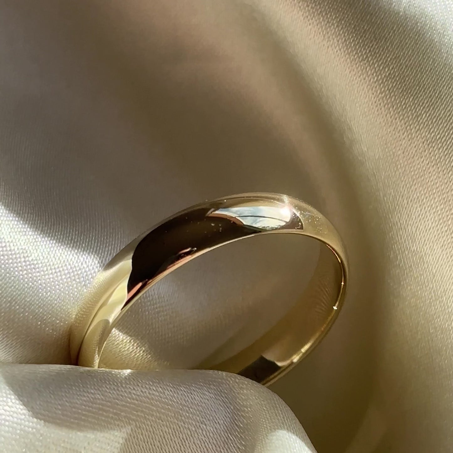 The Theo Ring - 9K Yellow Gold