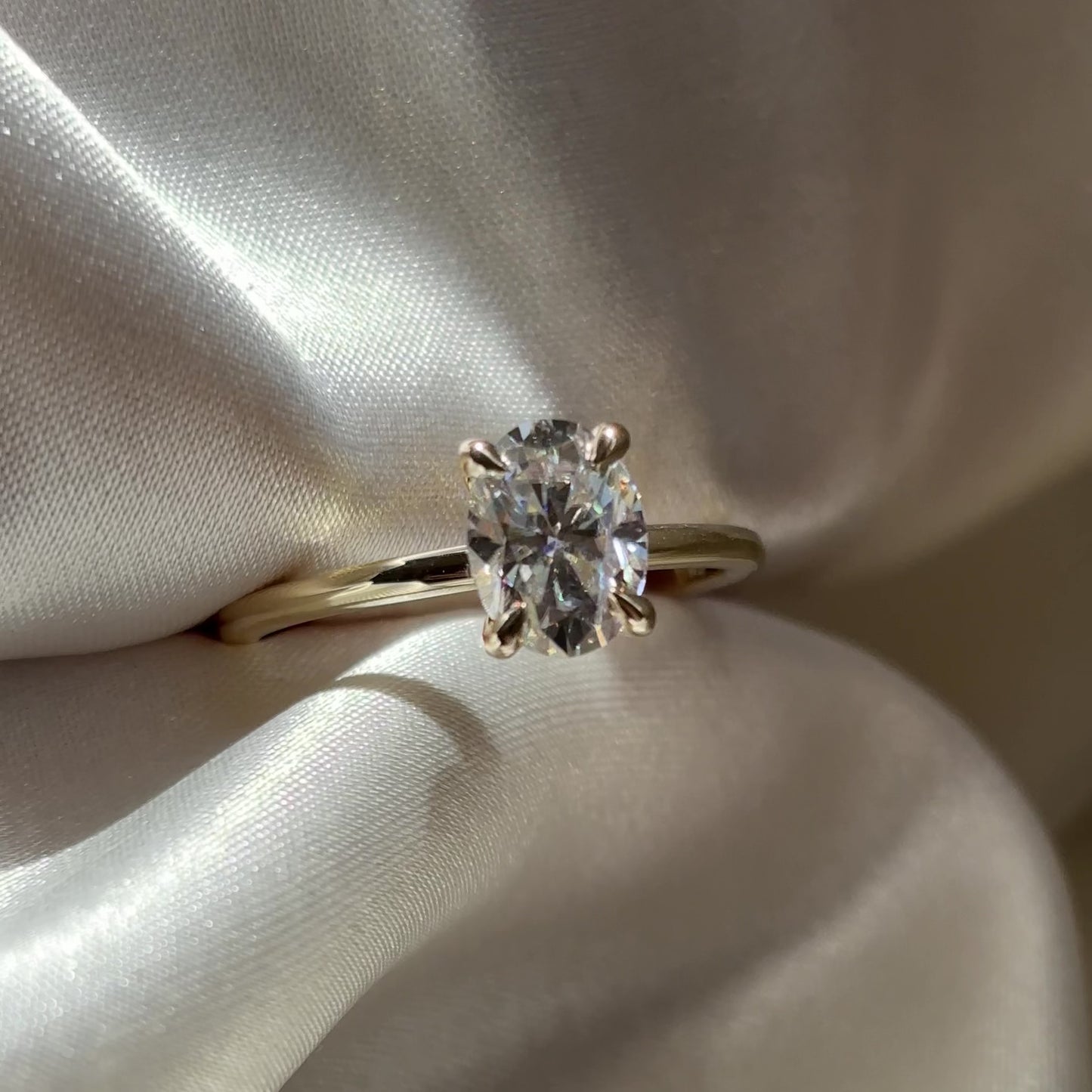 The Luise Ring - 1.5ct Moissanite Oval Solitaire