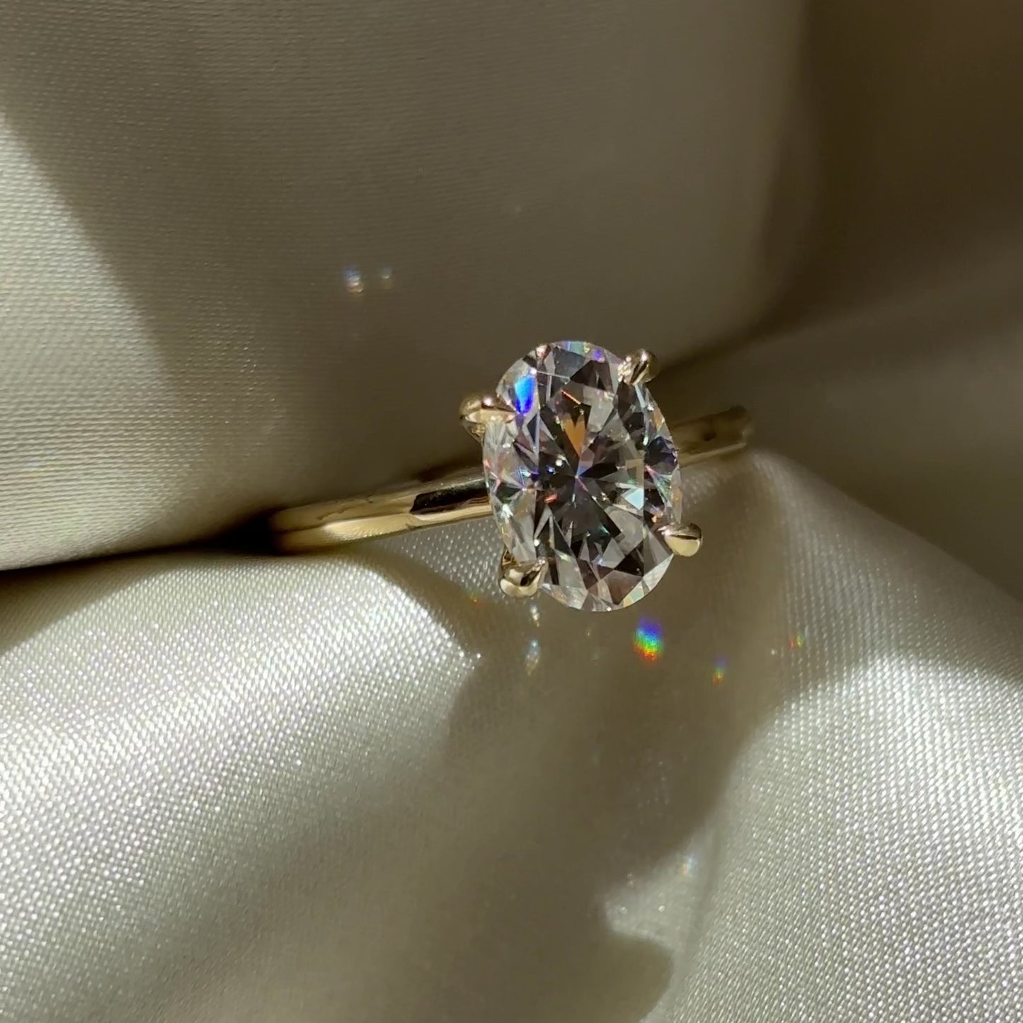 The Luise Ring - 2.5ct Moissanite Oval Solitaire