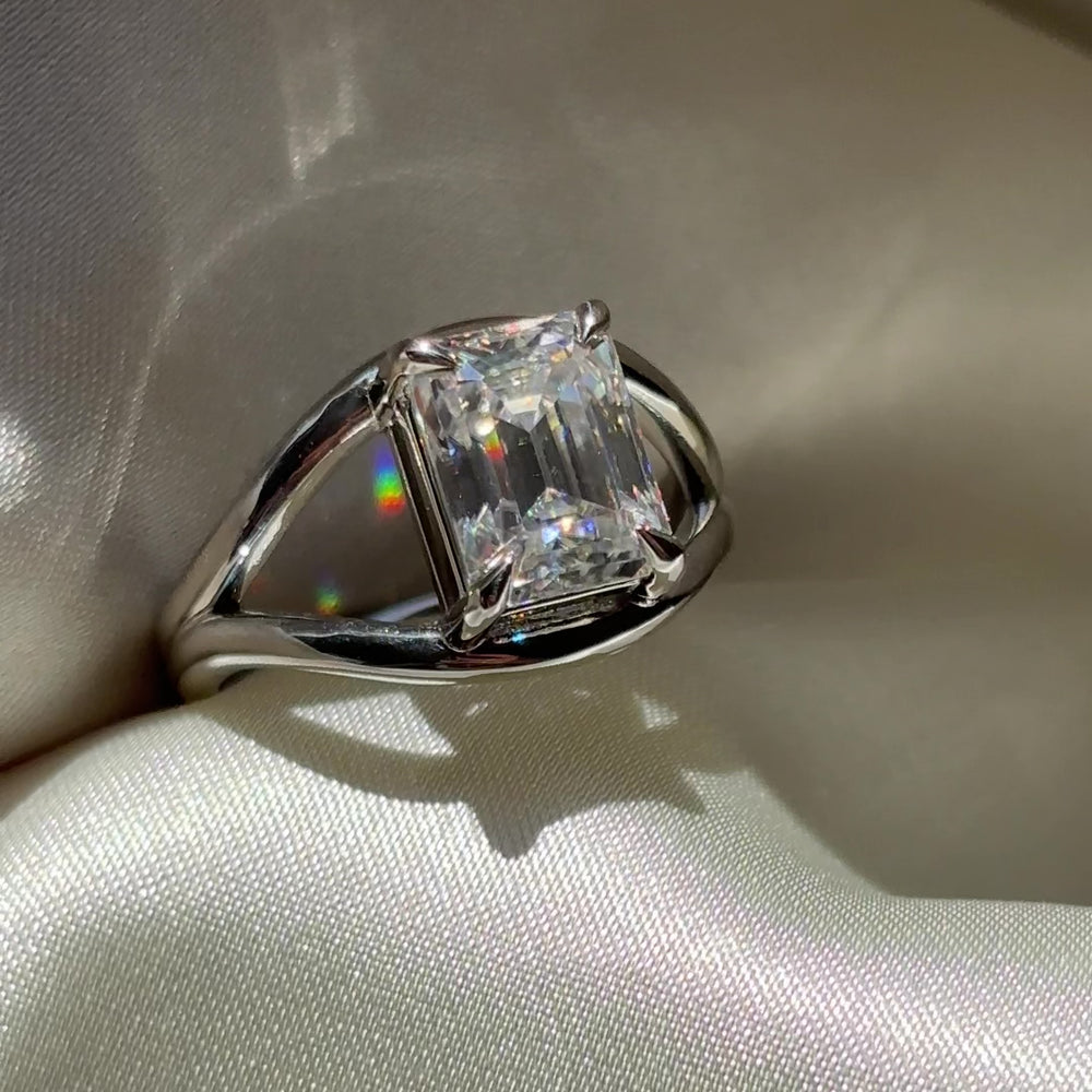 The Elise Ring - 2.8ct Moissanite Split Shank Emerald Solitaire