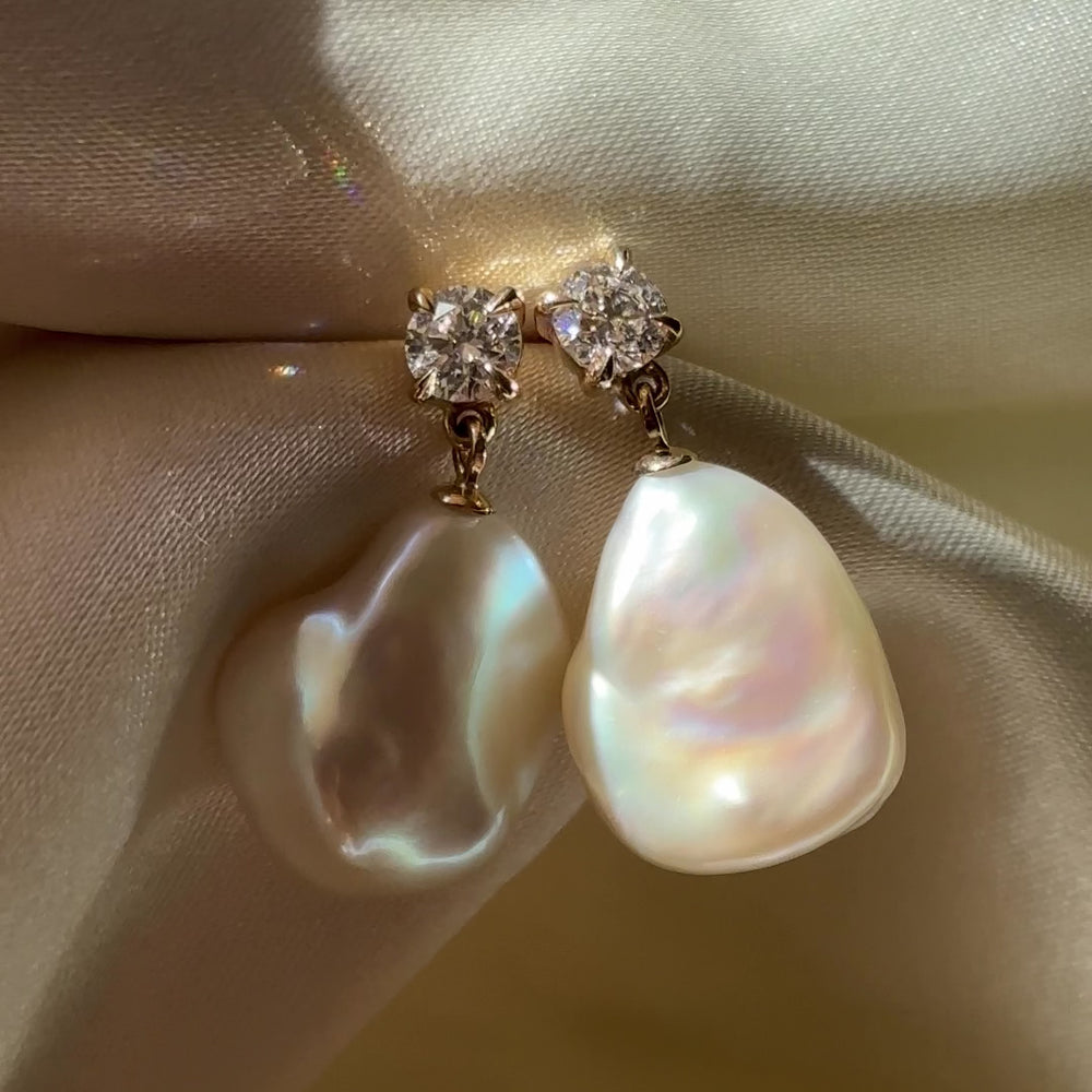 
                      
                        Load and play video in Gallery viewer, The Angelina Earrings - 0.6CTTW Keshi Pearl Lab Diamond Round Drop Earrings
                      
                    