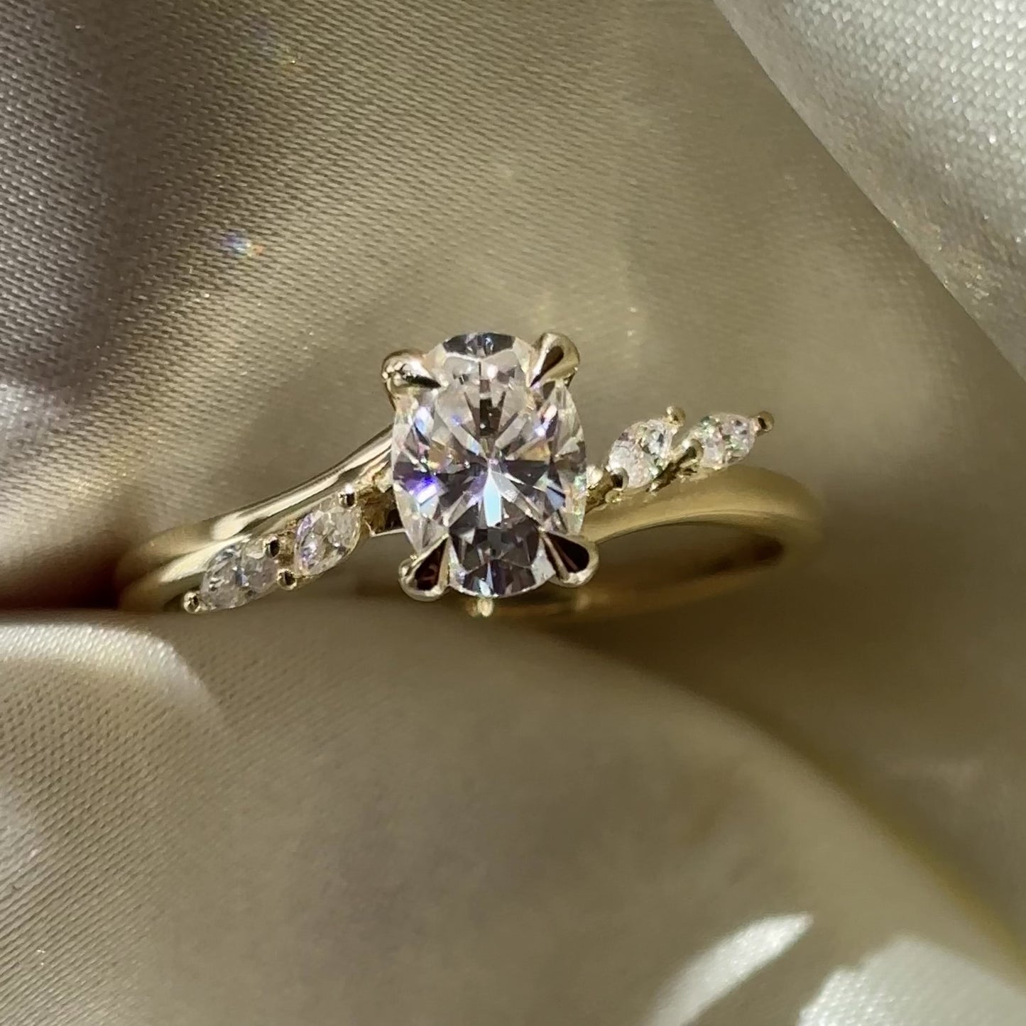 The Amira Ring - 1.0ct Moissanite Oval with Marquise Accents