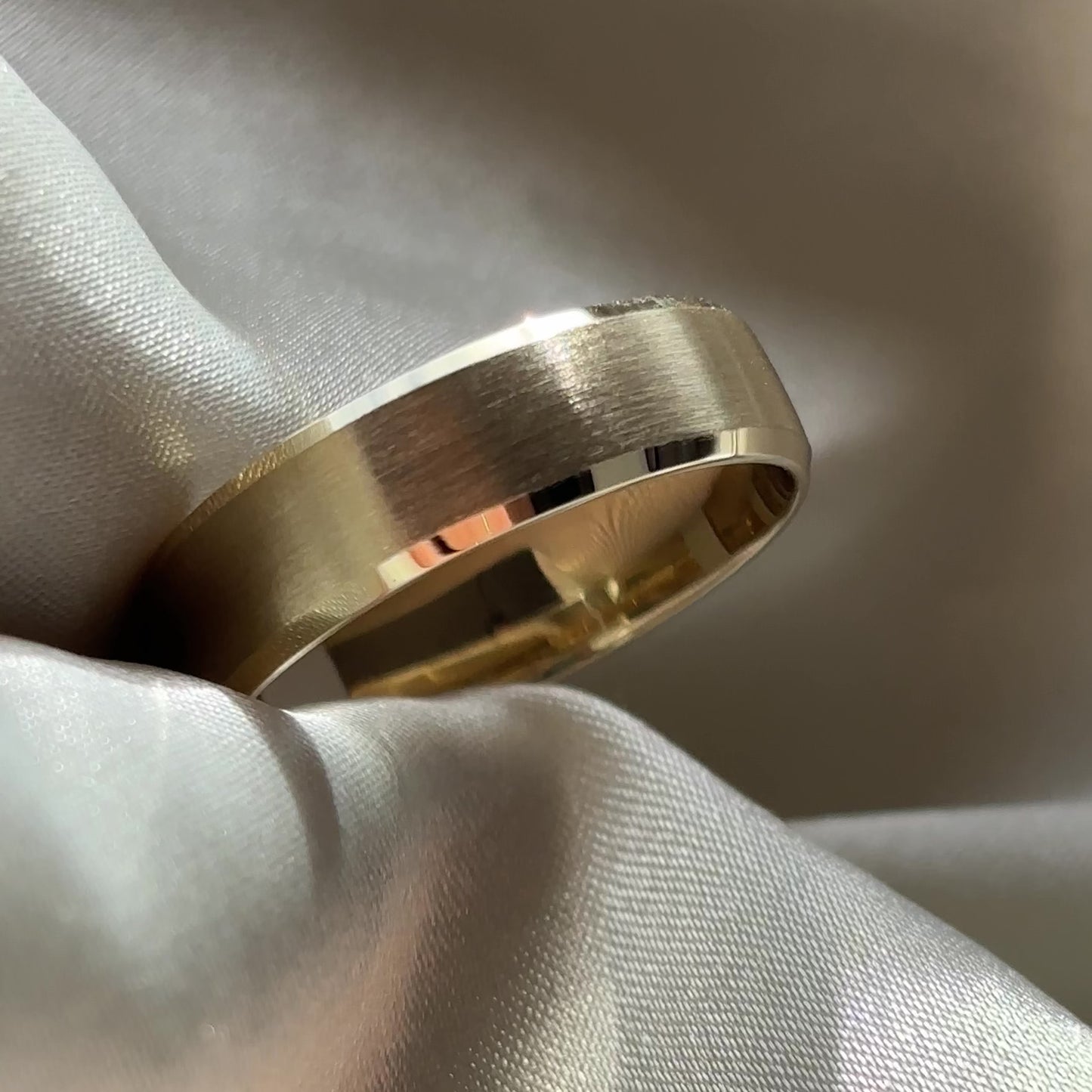 The Calihan Ring - 9K Yellow Gold